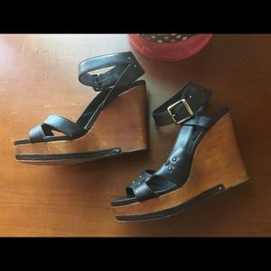Chloe black leather wooden wedges